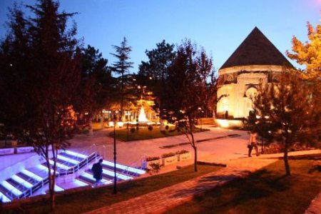Yenilenen Hüdavent Hatun Parkı, Niğdelilerin Beğenisini Kazandı