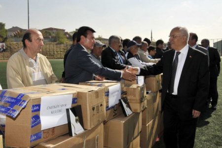 Yenimahalle Belediyesi'nden amatör spor kulüplerine malzeme yardımı