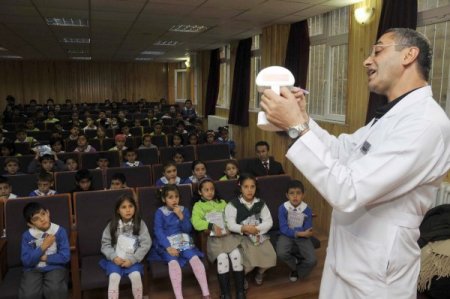 Yenimahalle’de minikler diş taramasından geçiriliyor