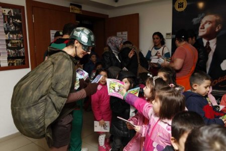 Yenimahalle'de miniklere çevre bilinci tiyatro ile aşılanıyor
