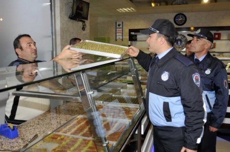 Yenimahalle'de tatlı imalathaneleri denetlendi