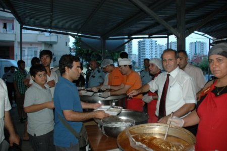 Yenişehir Emniyet Müdürlüğü Bin Kişiye İftar Verdi