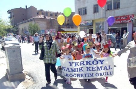 Yerköy’de Eğitim Şenliği yürüyüşü yapıldı