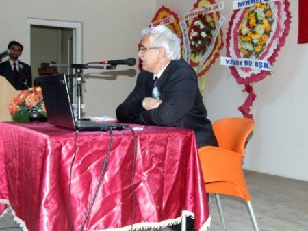 Yerköy’de 'Hz Peygamber ve İnsan Onuru' konulu konferans düzenlendi