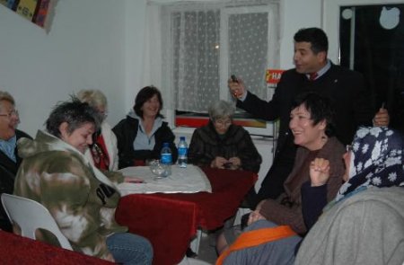 Yerleşik Yabancılar, Komşularıyla Sohbet Edebilmek İçin Türkçe Öğreniyor