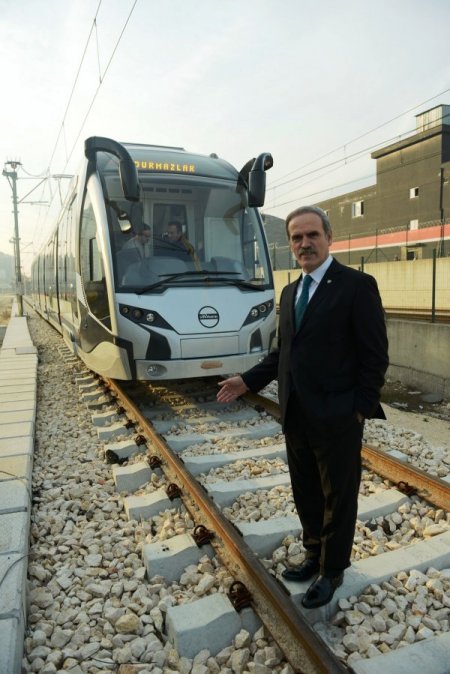 Yerli tramvay İpekböceği raya indi