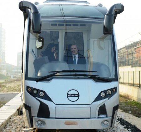 Yerli tramvay İpekböceği raya indi