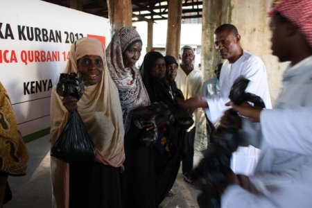 Yeryüzü Doktorları Afrika’da çifte bayram yaşattı