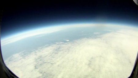 Yeryüzünü 30 Km Yukarıdan Hd Kamera İle Görüntülediler