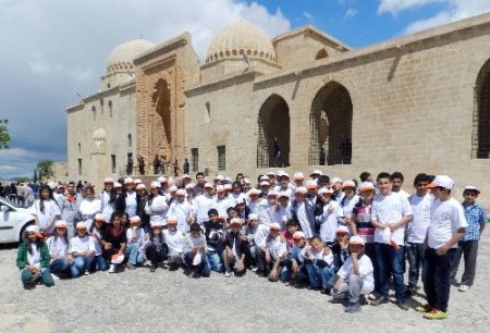 Yeşil Derik Okuma Salonu öğrencileri Mardin'i gezdi