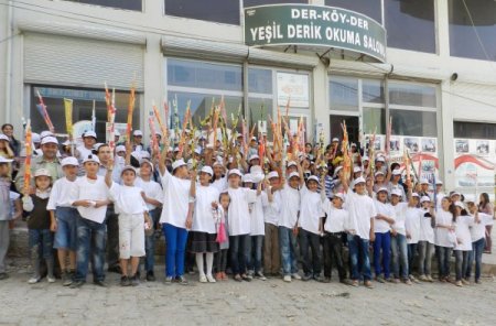 Yeşil Derik Okuma Salonu Uçurtma Şenliği Düzenlendi