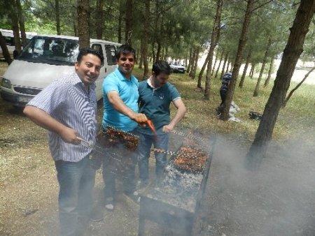 Yeşil Derik Okuma Salonu'ndan öğrencilere piknik keyfi