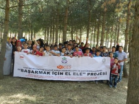 Yeşil Derik Okuma Salonu'ndan öğrencilere piknik keyfi