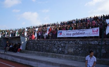 Yeşil sahada bu sefer Romanlar oynadı