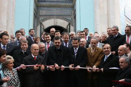 Yeşil Türbe, 3 Yıllık Restorasyon Çalışmasının Ardından Açıldı