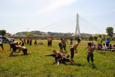 Yeşil Yeşil:Kırkpınar'da kemerin sahibi oluncaya kadar güreşi bırakmayacağım
