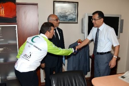 Yeşilay gönüllüsü bisiklet turunda Muğla'ya uğradı