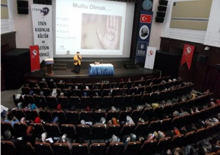 Yeşildağ: Çocuğunuza karşı çokbilmiş anne olmayın