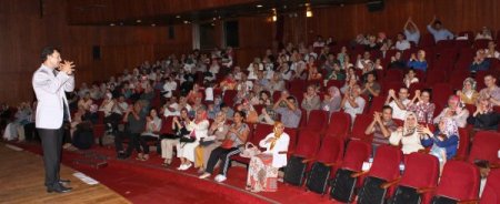 Yeşildağ: Çocuklar anne ve babalarını örnek alıyor, onlara güzel örnek olalım