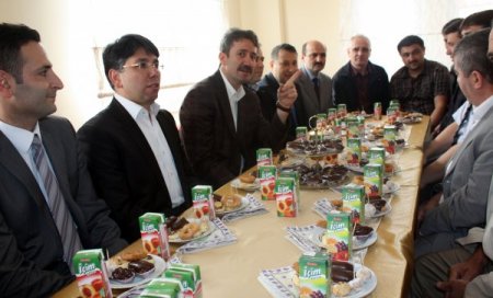 Yeşilırmak Eğitim Gönüllüleri Derneği Karşıyaka Temsilciliği açıldı