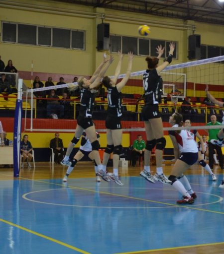 Yeşilyurt’u 3-0 yenen VakıfBank kupada yarı finalde