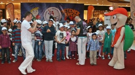 Yetenekler AVM'lerde keşfediliyor