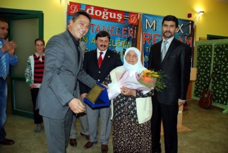 Yetiştirme Yurdu Mezunları Anneler Günü'nü Yuva Çocuklarıyla Kutladı