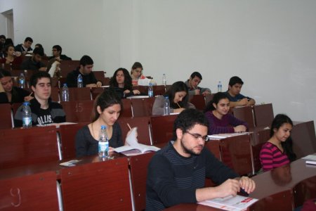 YGS denemesi gerçeğini aratmadı, trafikte uzun kuyruklar oluştu