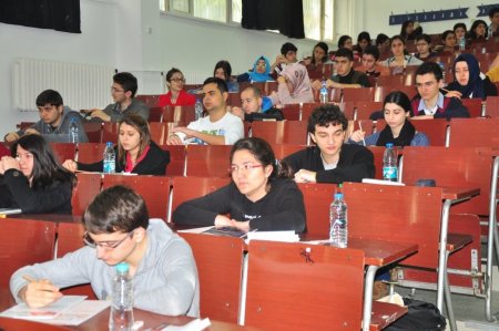 YGS denemesi gerçeğini aratmadı, trafikte uzun kuyruklar oluştu