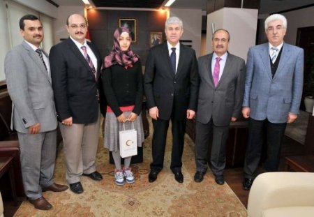 YGS Türkiye ikincisi, Uşak Valisi Erden’i ziyaret etti