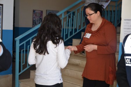 YGS'de veliler çocuklarının ardından devamlı dua etti