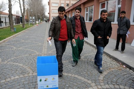 YGS’den çıkan üniversite adayları alkışlarla karşılandı