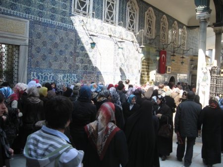 Ygs'ye Girecek Öğrenciler, Dua İçin Kutsal Mekanlara Akın Etti