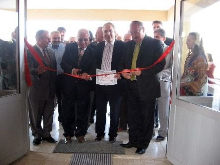 Yibo'lu Öğrenciler Modern Yuvalarına Kavuştu