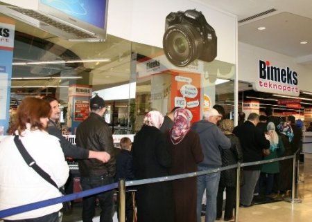 Yıl sonuna kadar 52 ilde 100 mağazaya ulaşmayı hedefliyor