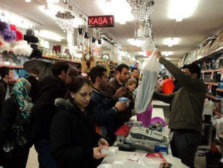 Yılbaşı Alışverişi Esnafın Yüzünü Güldürdü.