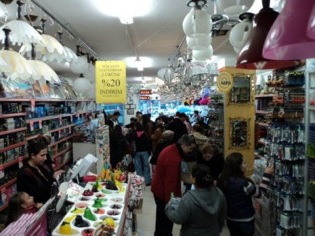 Yılbaşı Alışverişi Esnafın Yüzünü Güldürdü.