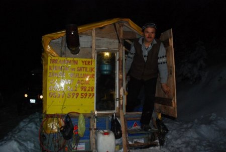 Yılbaşını Eksi 10 Derecede Zincir Takarak Karşıladılar