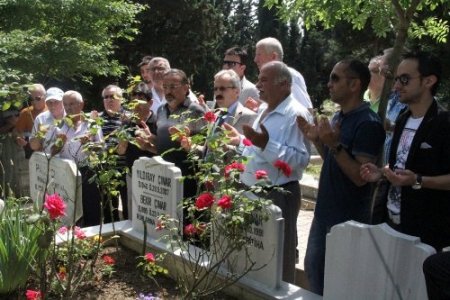 Yıldıray Çınar ölümünün 6. yılında kabri başında anıldı