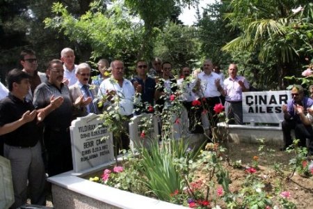 Yıldıray Çınar ölümünün 6. yılında kabri başında anıldı