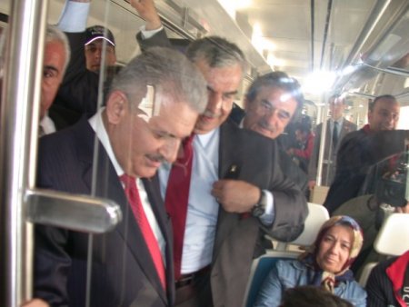 Yıldırım: İzmir'in Kayıp Yıllarını Telafi Edecek Projeleri Gerçekleştireceğiz