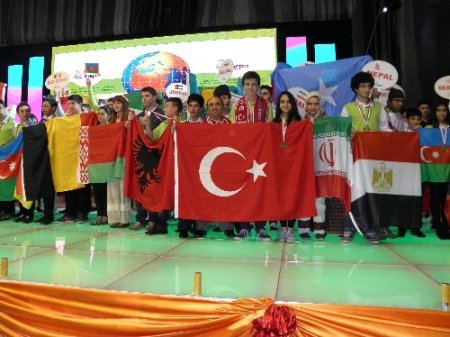 Yıldırım Koleji öğrencileri İNEPO'dan altın madalya ile döndü