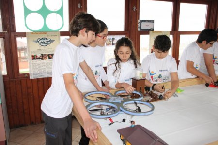 Yıldırım Koleji Tanzanya'daki proje olimpiyatından madalyalarla döndü