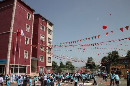 Yıldırım Koleji’nin dil fuarına yoğun ilgi