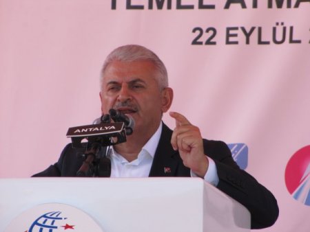 Yıldırım: Teröre inat yatırımlara devam