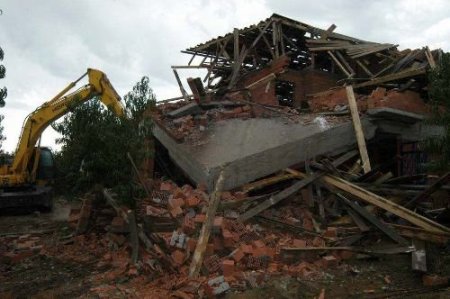 Yıldırım'da Evi Yıkılan Vatandaş Baygınlık Geçirdi
