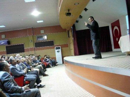 Yıldırımhan Eğitim Kurumları Velileri Seminerlerle Destekliyor