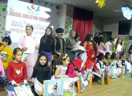 Yıldırımhan Koleji, Tarsus'un en güzel masal anlatan öğrencisini seçti