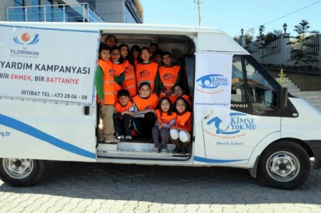 Yıldırımhan'dan Suriye'ye battaniye ve para yardımı