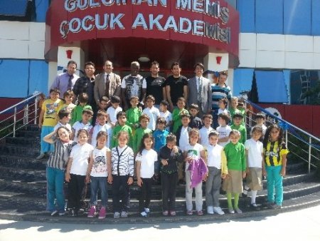 Yıldırımhanlı minikler futbolcuları ağırladı